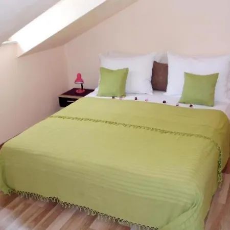 Apartmán Sara 1 *