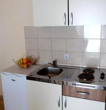 Sara 1 Apartmán *
