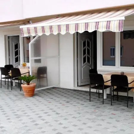 Apartmán Sara 1 *