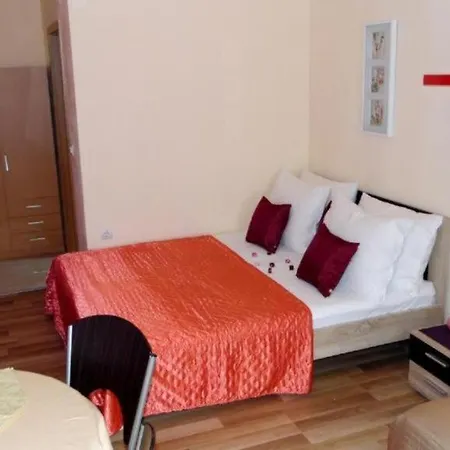 Apartmán Sara 1 *